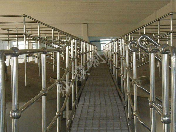 工業(yè)防護(hù)欄桿圖片4